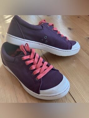 Mozo The Maven Shoes for Crews Red Wine Plum Canvas Boat Shoe 7.5 Sneaker EUC